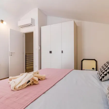 Villa May فيلة Tinjan