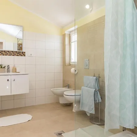 Villa May فيلة Tinjan