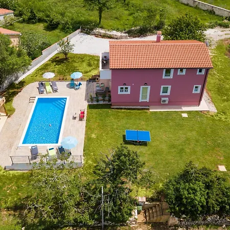 Villa Villa May
