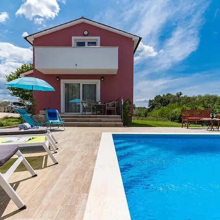 Villa Villa May