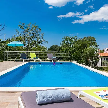 Villa May Vila Tinjan